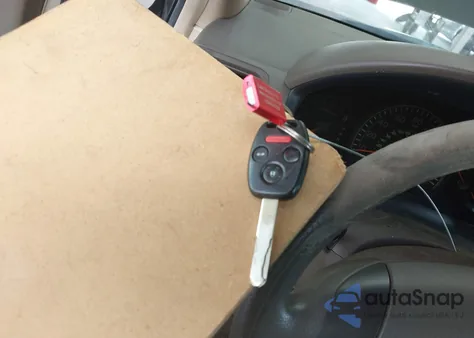 2004 Honda Accord 2.4 Lx из США, поврежденный, VIN 1HGCM56404A074741